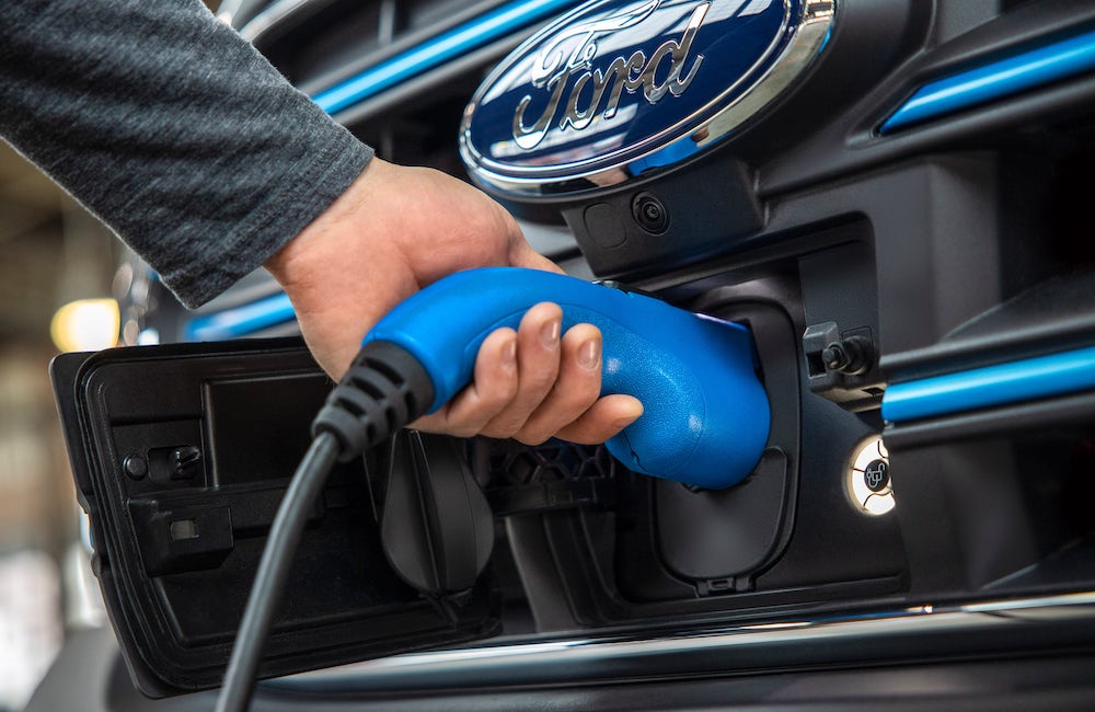 Ford Transit 100% eléctrica: Enciende el futuro del negocio