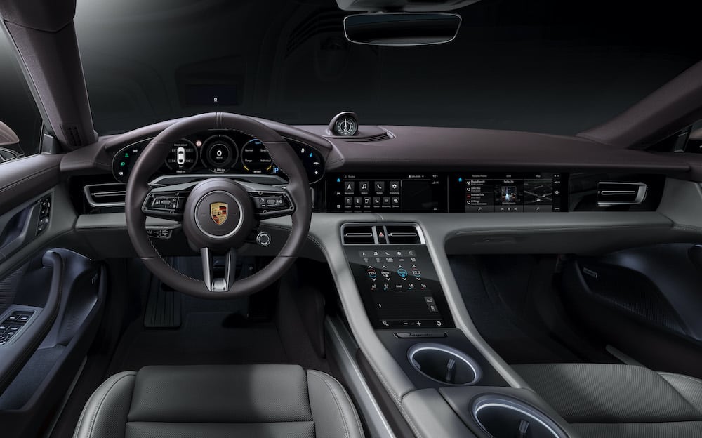 El Porsche Taycan eléctrico llegó a Perú