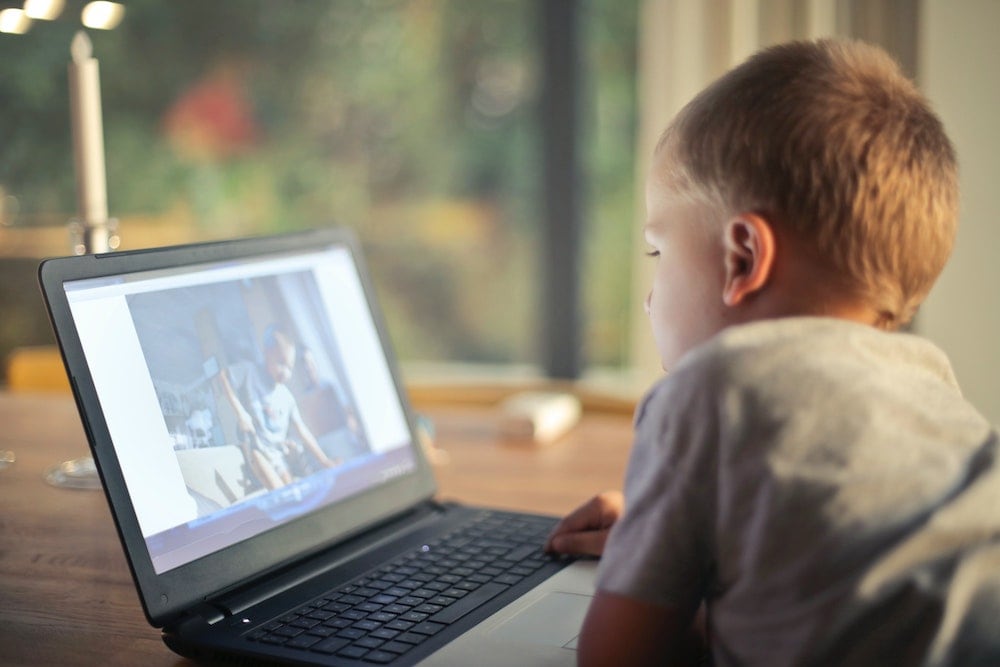 ¿Cómo guiar a los niños en el uso del internet?