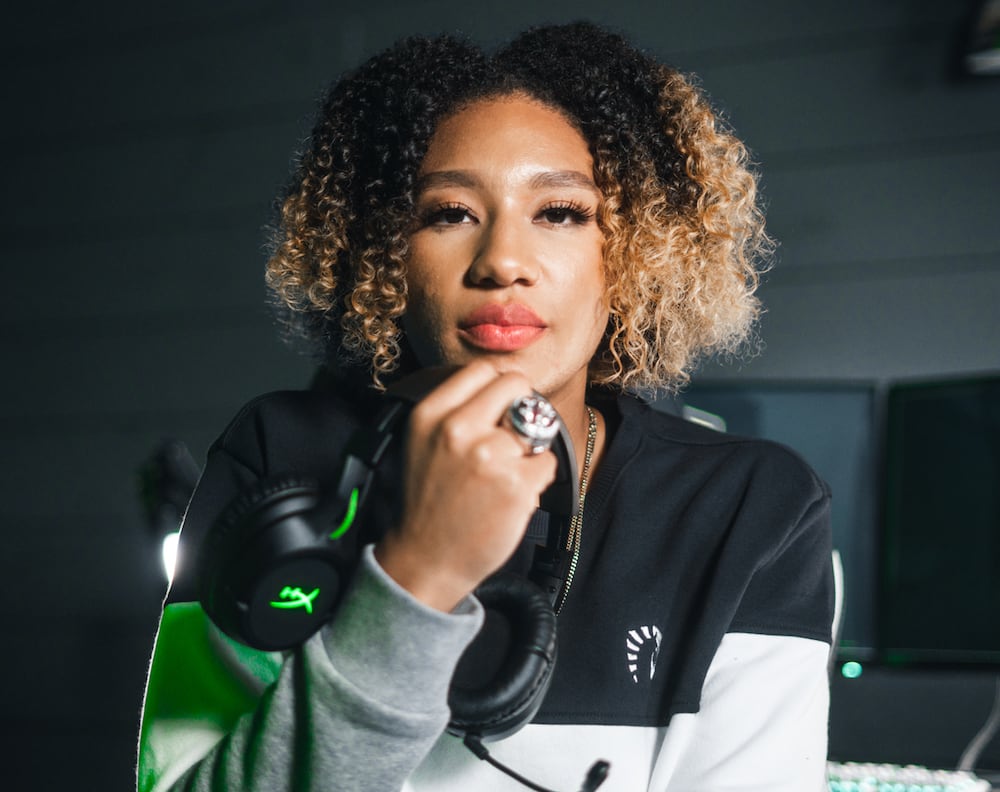 La basquetbolista campeona de la WNBA Aerial Powers en HyperX