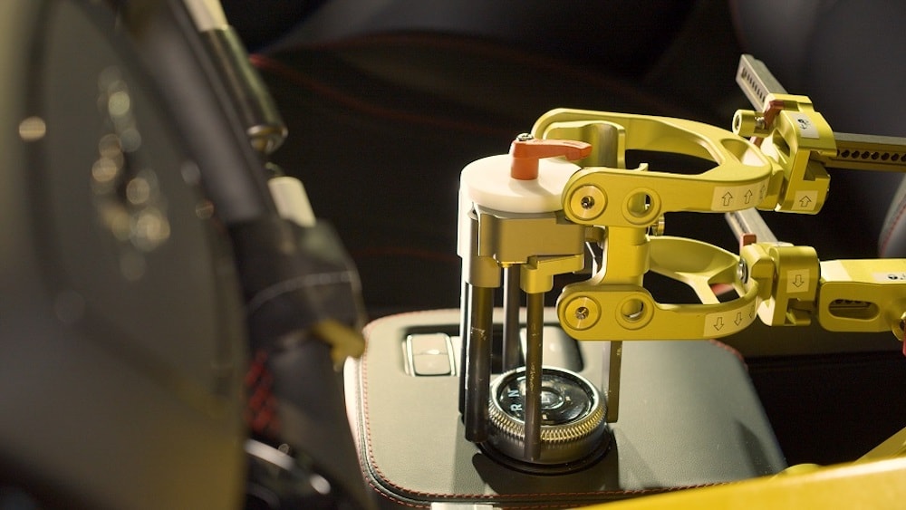 Ford usa robots para pruebas extremas en vehículos