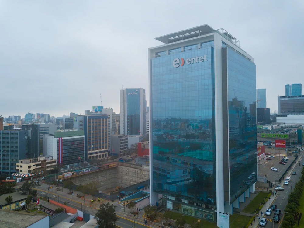 Equinix compra 4 data centers de Entel y se expande a Perú y Chile