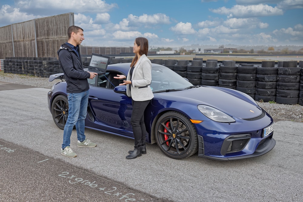 Porsche enfocado en la movilidad eléctrica y la transformación digital