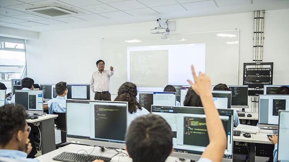 Alumnos de SENATI participan en curso internacional de marketing