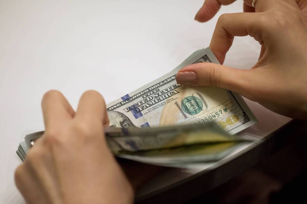 Beneficios de cambiar dólares antes de Nochebuena 2021