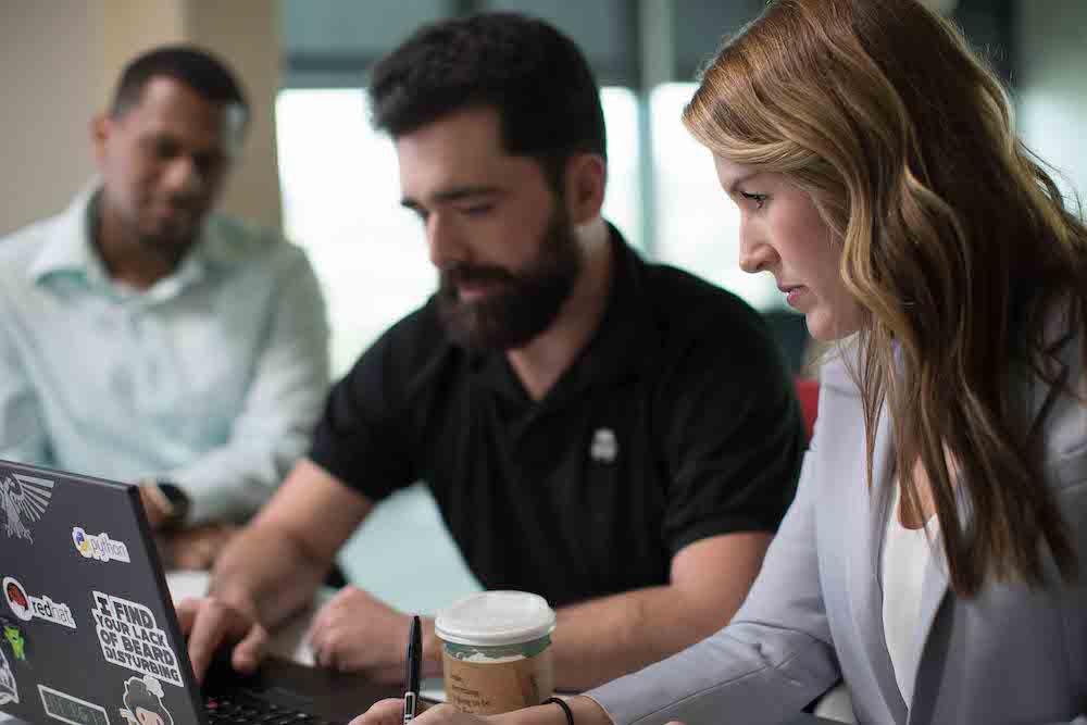 Vías hacia la modernización de TI que necesitas emprender