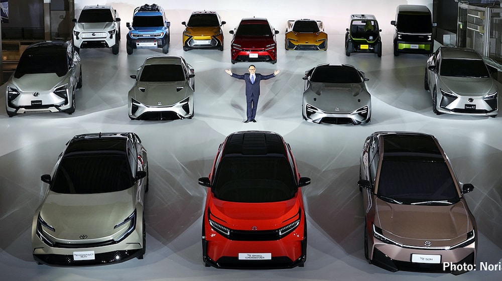 Akio Toyoda presentó nuevos vehículos eléctricos a batería