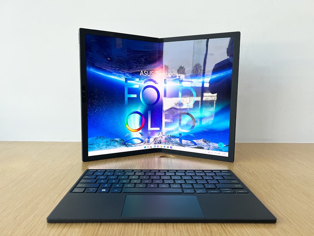 La laptop plegable Zenbook 17 Fold OLED de ASUS