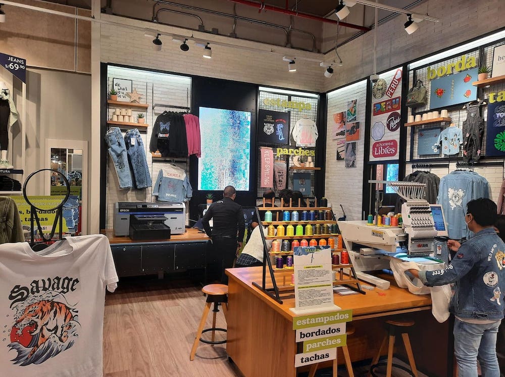 Epson personaliza prendas de retail en Perú