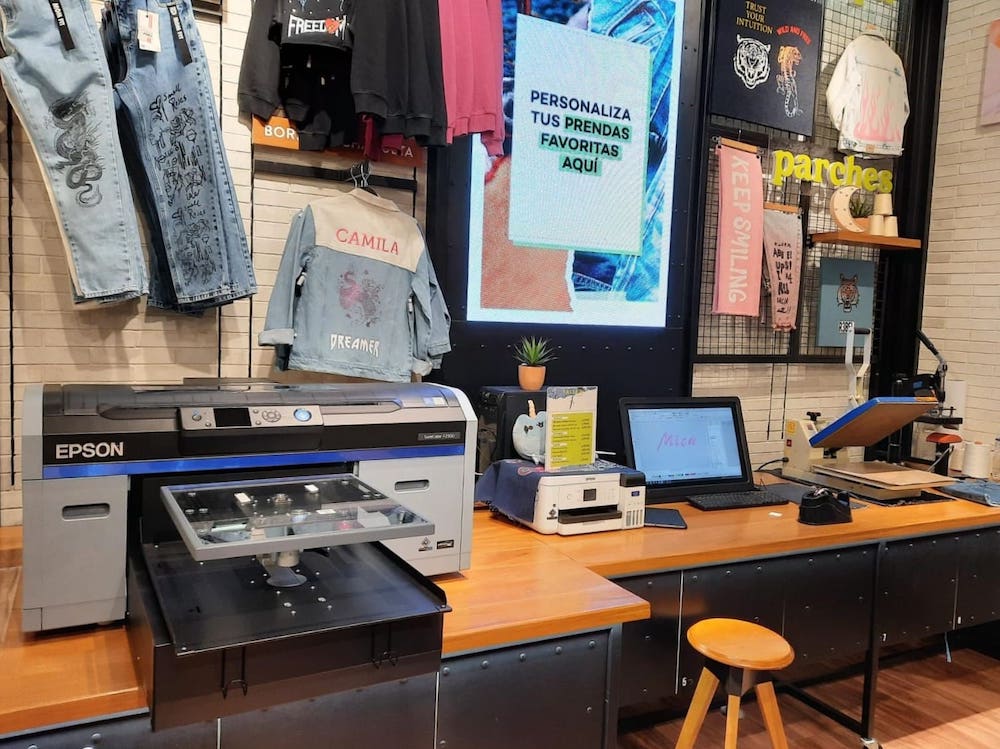 Epson personaliza prendas de retail en Perú