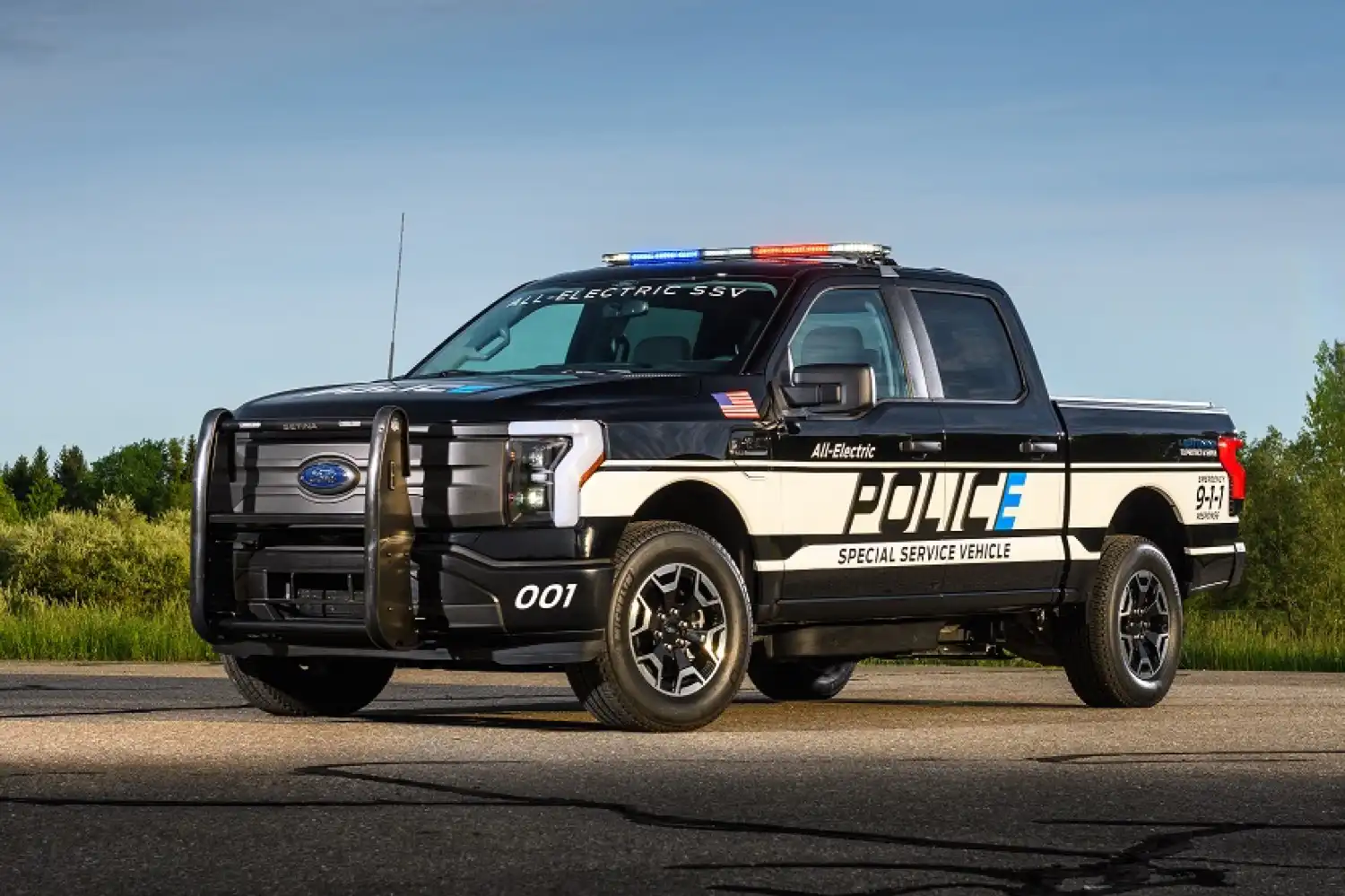 Ford presenta la primera pick-up eléctrica para policías