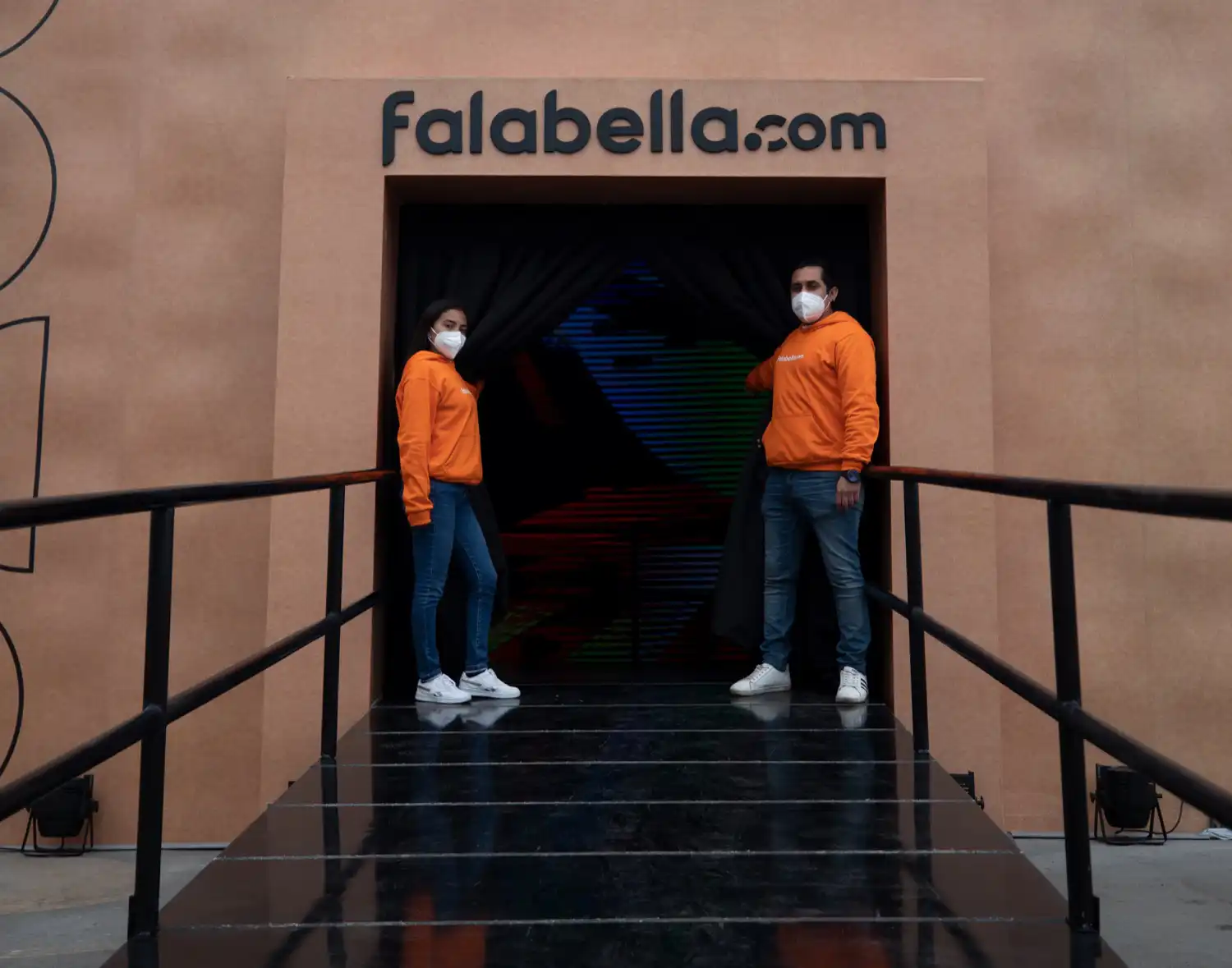 La Caja Inmersiva de Falabella.com y su experiencia digital en Perú