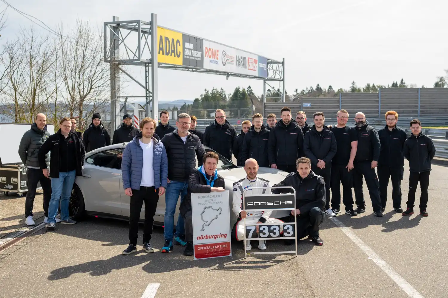 Nuevo récord del Porsche Taycan en Nürburgring
