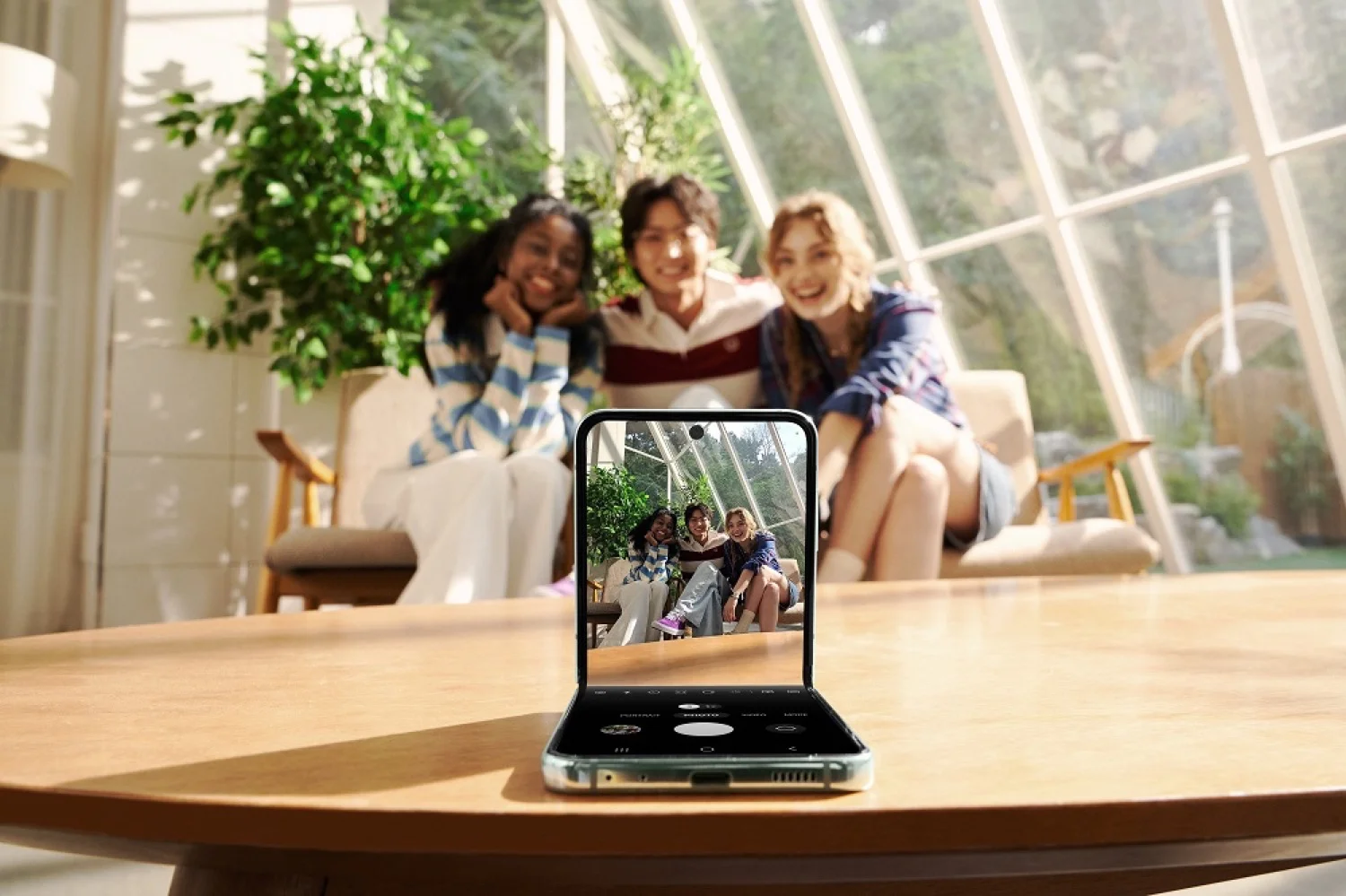 Captura selfies icónicas con el nuevo Galaxy Z Flip5