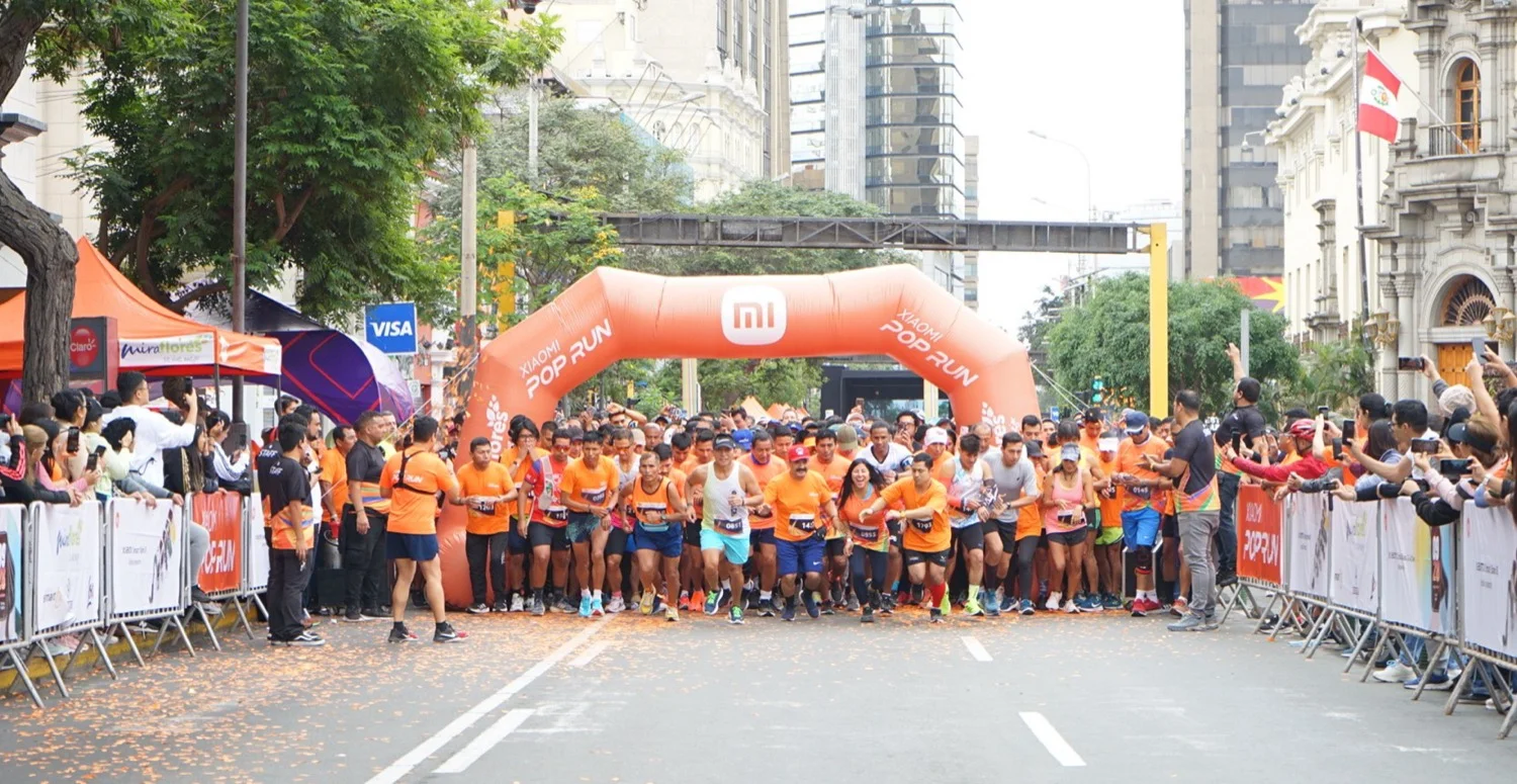 Miles de corredores participaron en la carrera “Xiaomi Pop Run”