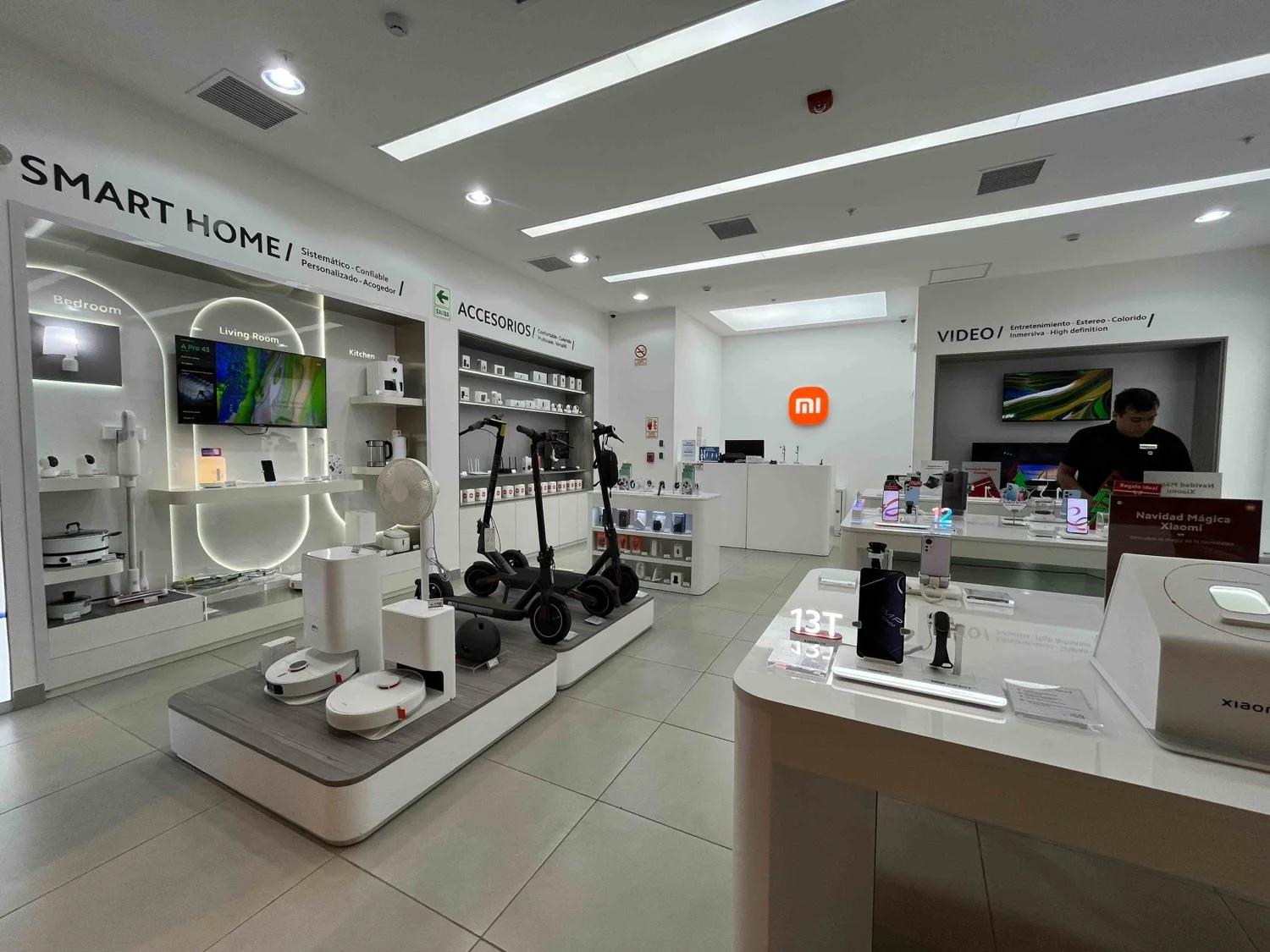 Xiaomi abre su nueva tienda en el Jockey Plaza