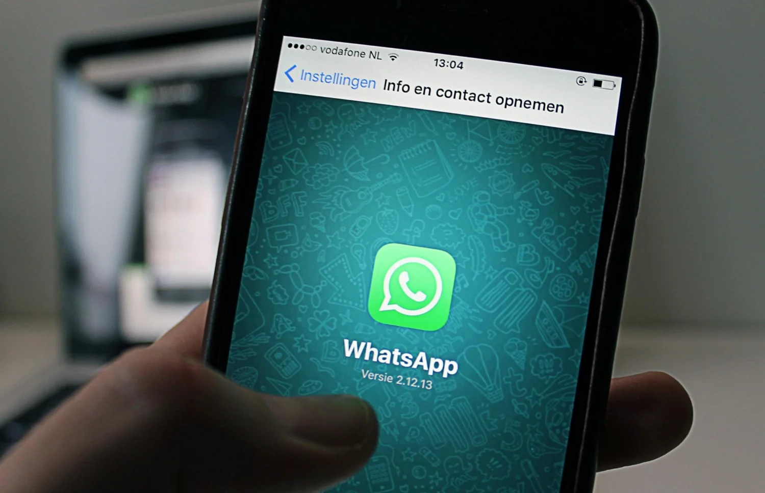 ¿Cómo los estafadores acceden a una cuenta de WhatsApp?