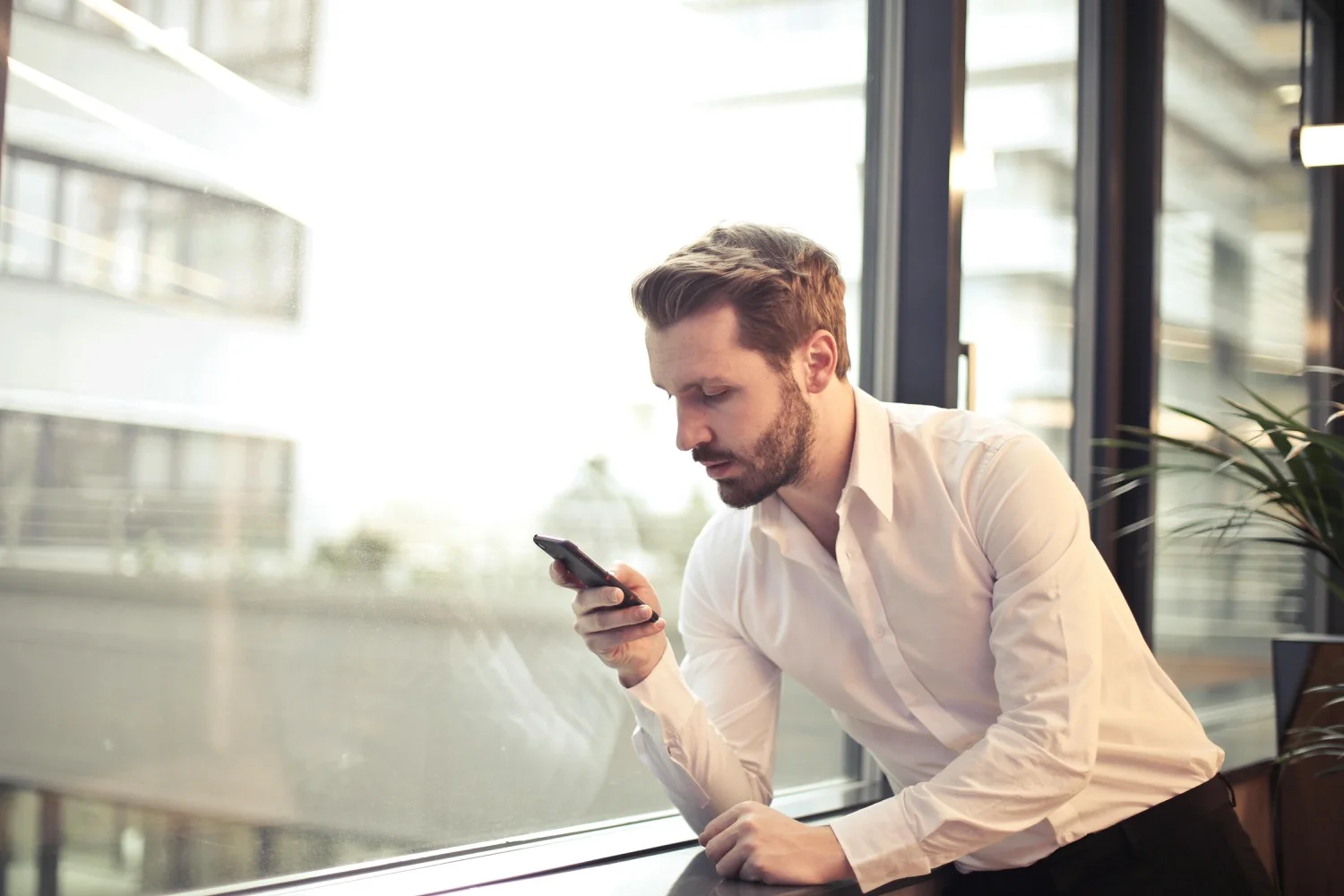 ¿Nos espían nuestros teléfonos móviles?