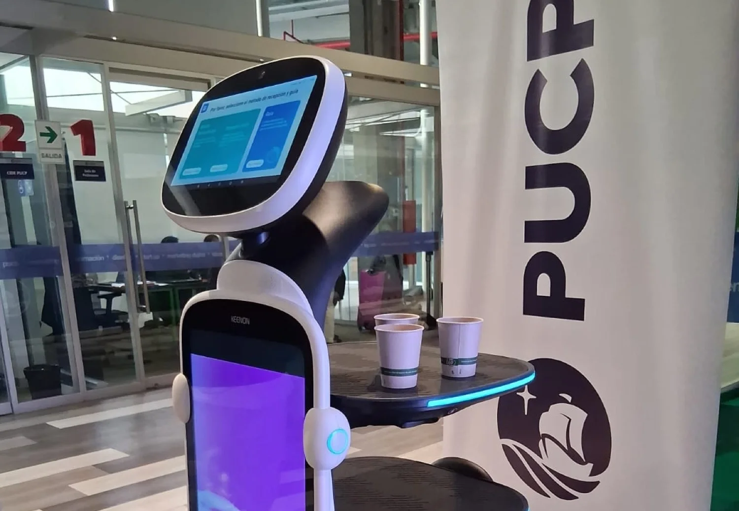 Robots peruanos revolucionan la atención al cliente