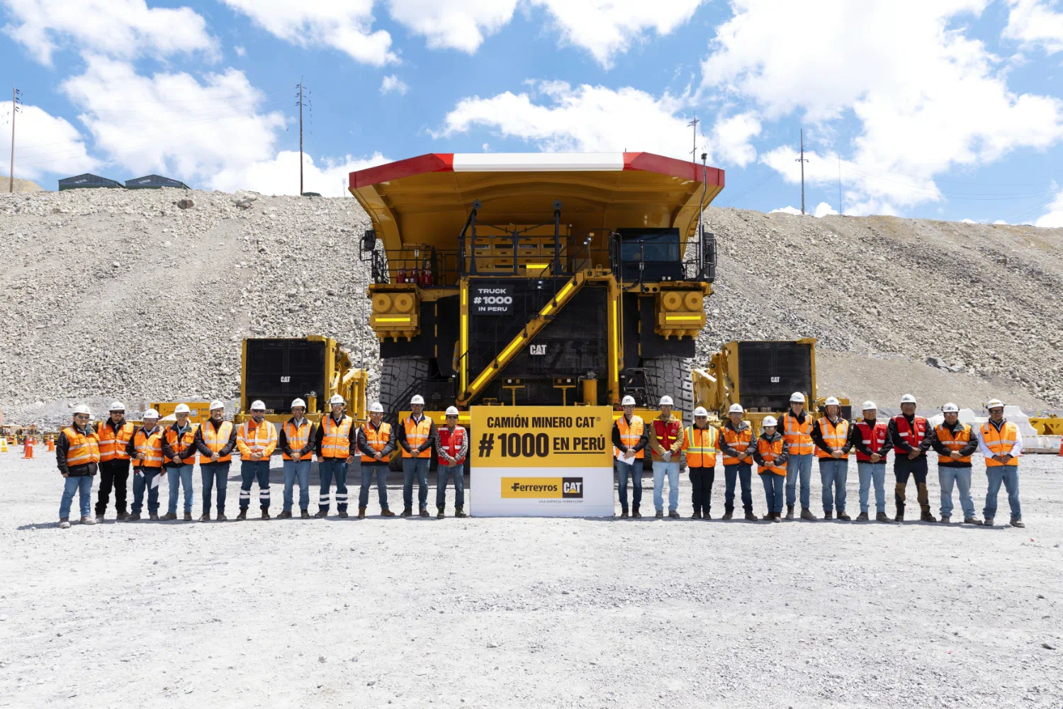 Ferreyros entrega en Perú el camión minero CAT 1,000