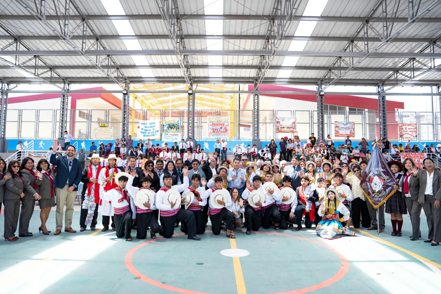 Ferreyros inaugura un colegio en Arequipa mediante OxI