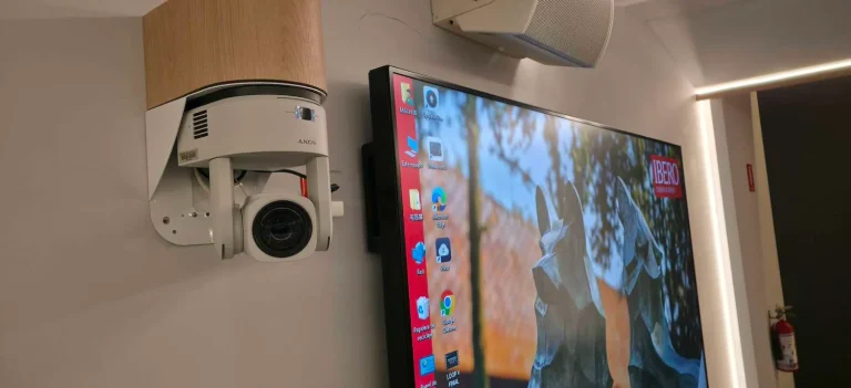 IBERO y Sony modernizan auditorios para aprender mejor