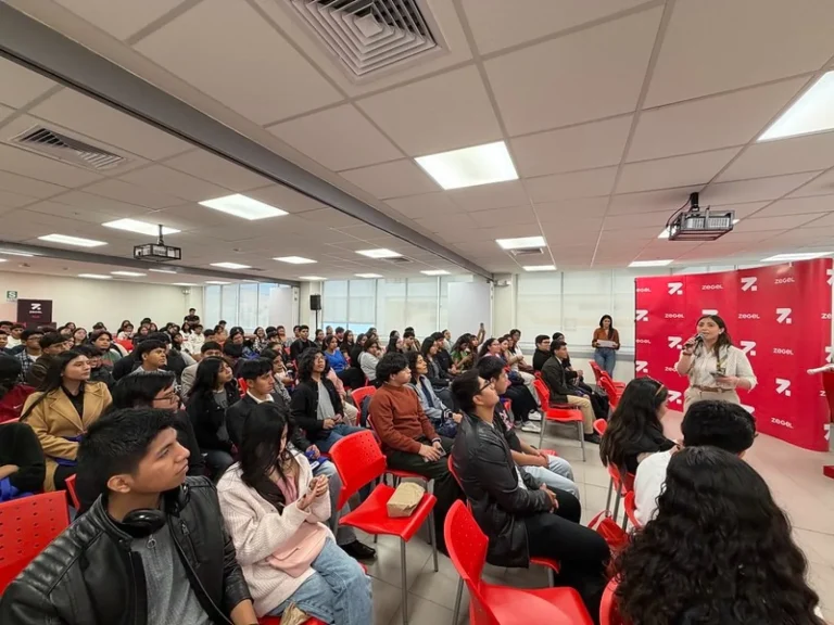 Jóvenes de Ica impulsan liderazgo en CADE Universitario regional