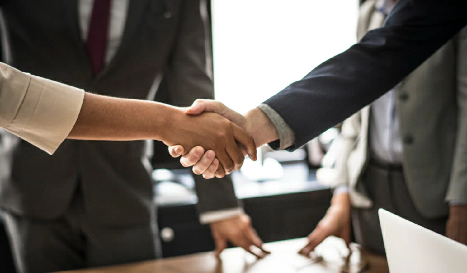 Vertiv e ISECOM sellan alianza de distribución en Argentina