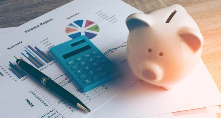 Ahorrar 10%–20% de ingresos para finanzas estables