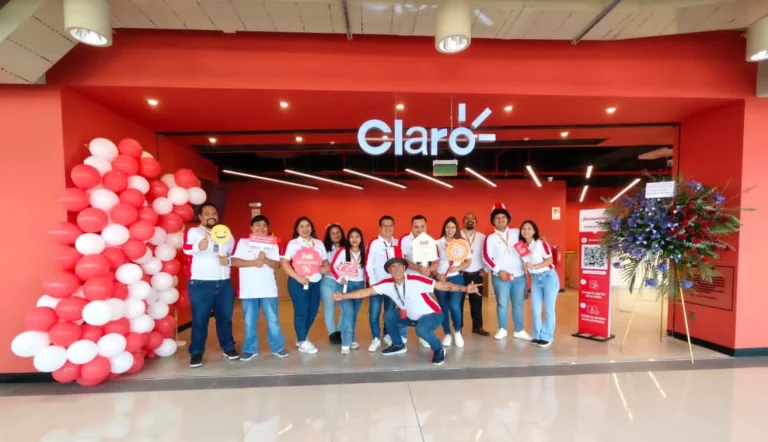 Claro Perú abre centro renovado en Mall del Sur con atención híbrida