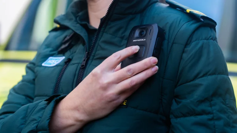 Motorola envía video en vivo desde cámaras corporales