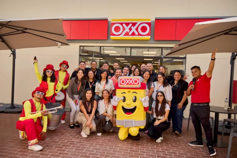 OXXO abre dos locales en Lima
